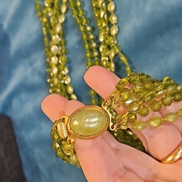 6 pieces of vintage jewelry, mix earrings, and necklace from Japan - Picture 9 of 17